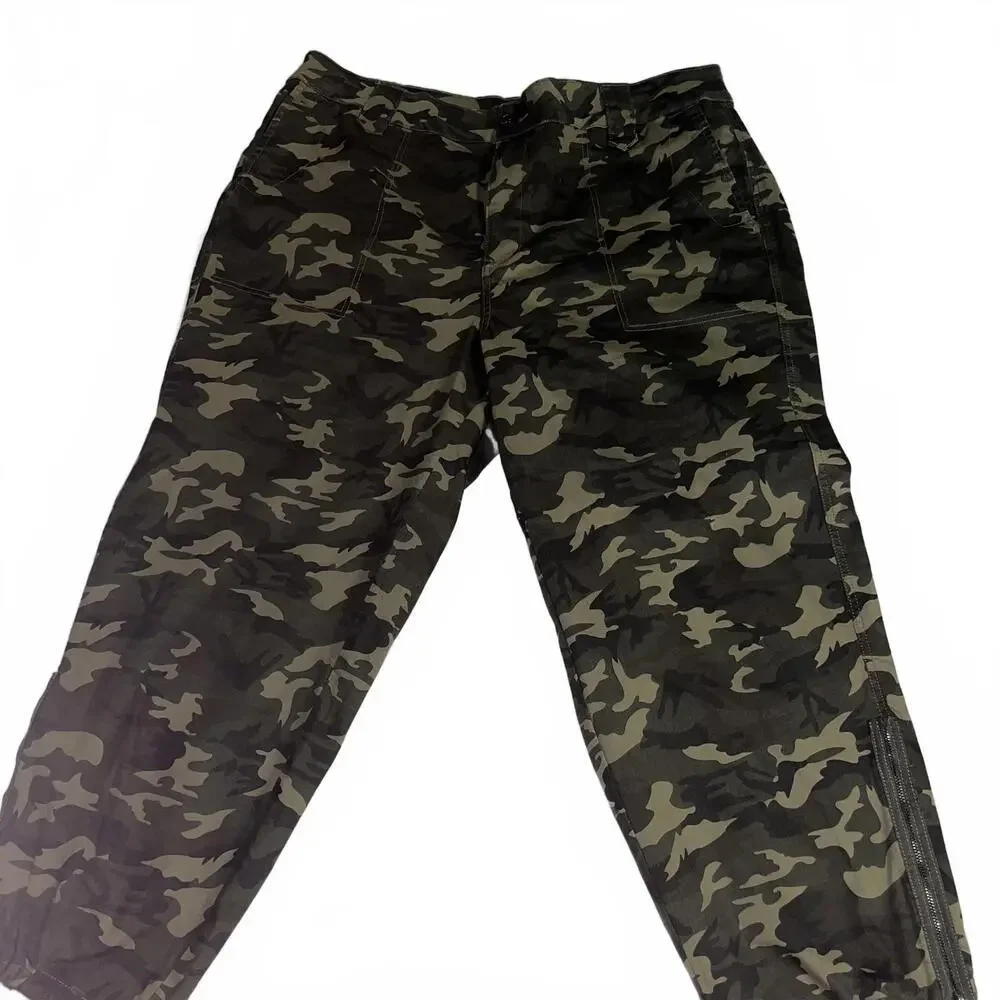 Eloquii Woman’s Plus Size 18 Zip Hem Stretch Highrise fly Camouflage Cargo Pants - Picture 2 of 9